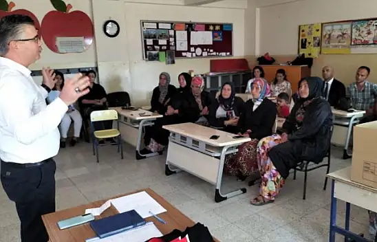 Kadın Çiftçilere Yönelik Bilgilendirme Toplantıları Devam Ediyor