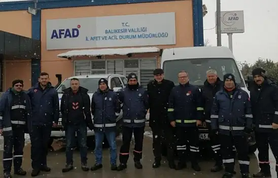 Karesi 10 Kişilik Uzman Ekiple Deprem Bölgesinde