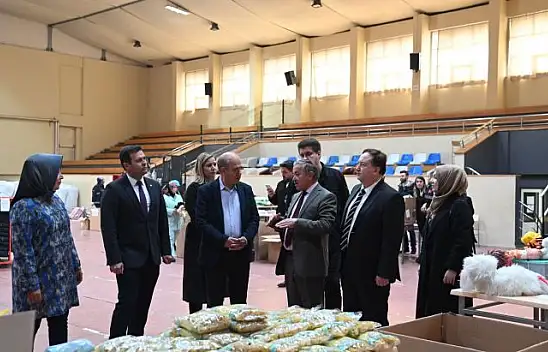 Karesililer Deprem Bölgesine Yardımlarını Sürdürüyor