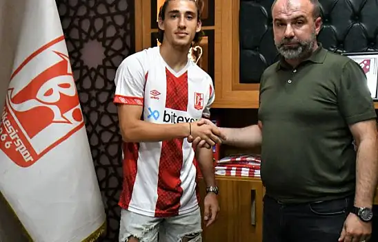 Medipol Başakşehir, Balıkesirsporlu Ayberk Kaygısız'la sözleşme imzaladı