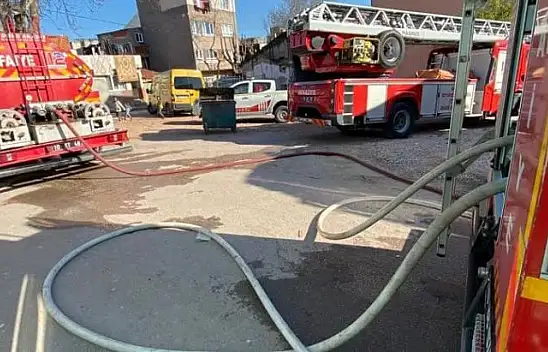 Bandırma'da Metruk Binada Yangın