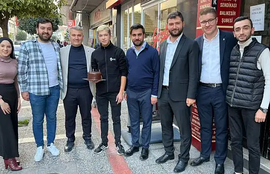 Milletvekili  Canbey'den Gençlere Sürpriz