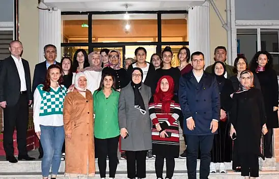 Milletvekili Uygur'dan Sındırgı'da Ev Ziyareti, Bigadiç KYK'da Gençlerle Buluşma