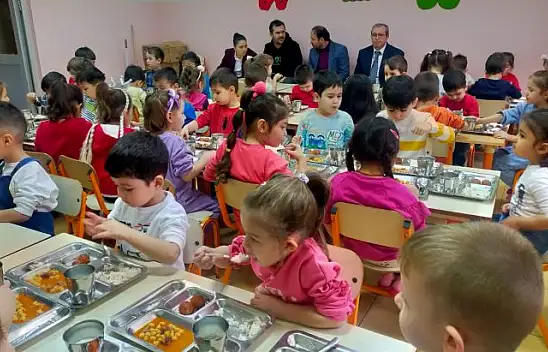 Okul Öncesinde Haftada 5 Gün 'Ücretsiz Yemek' Uygulaması Başladı