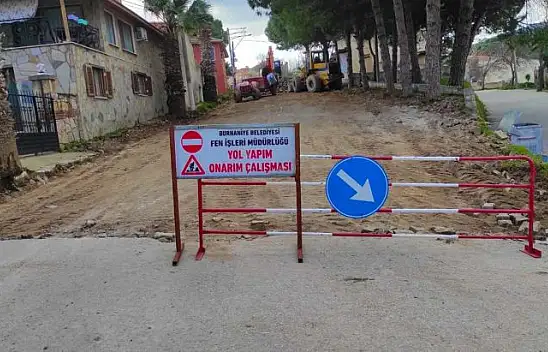 Pelitköy Merkezde Giriş Yolu ve Meydan Yenileniyor