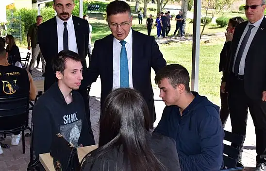 Rektör Prof. Dr. İlter Kuş, Yeni Dönemin İlk Gününde Öğrencilerle Buluştu