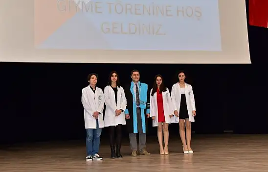 Tıp Fakültesi Öğrencileri Beyaz Önlüklerini Giydiler