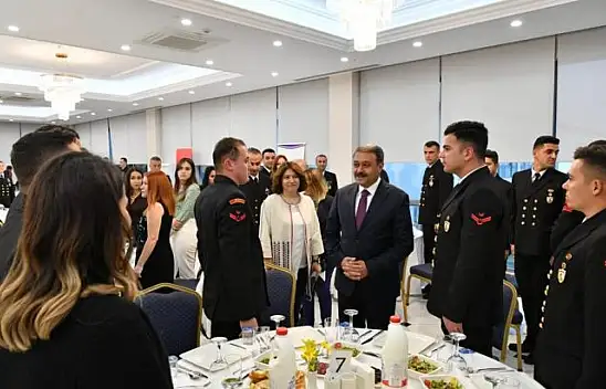 Vali Şıldak Sahil Güvenlik Personeliyle İftarda Bir Araya Geldi