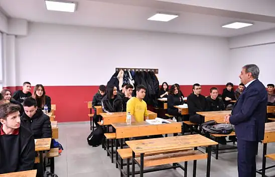 Vali Şıldak'tan 2023'ün İlk Okul Ziyareti