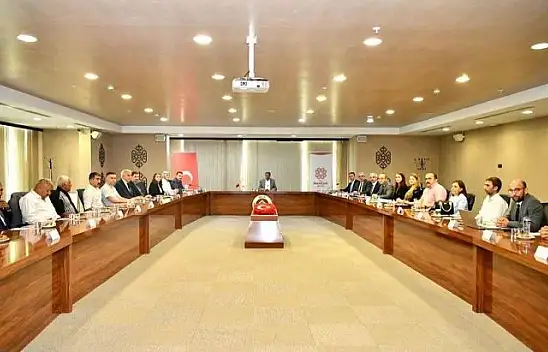 Vali Şıldak'tan İbrahimce Mahallesine Özel İlgi