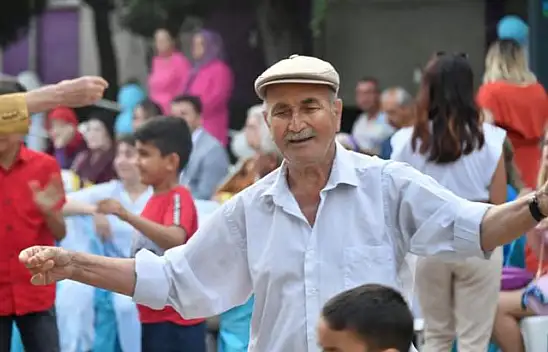 Yaşlılara Protokol ve Çocuklardan Moral