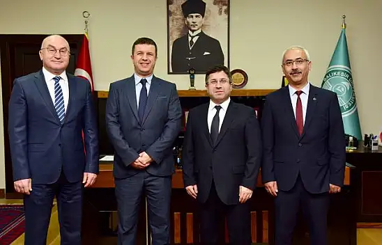 Yeni Rektör Yardımcılarını Belirledi