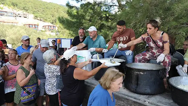 35. Geleneksel Güre Sarıkız Hayrı binlerce kişinin katılımıyla yapıldı