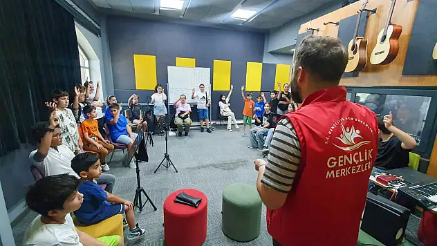 Balıkesir'de Yaz Tatili, Gençlik Merkezlerinde Dolu Dolu Geçiyor