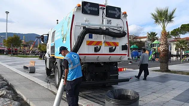 Büyükşehir'den şehrin dört bir yanında temizlik seferberliği