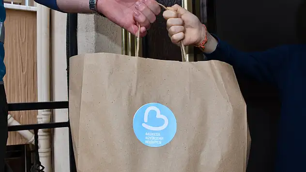 Büyükşehir'in beslenme paketi desteği aileleri de öğrencileri de sevindiriyor*