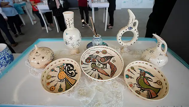 'Mavinin Lâl Hali' sanatseverlerle buluşuyor