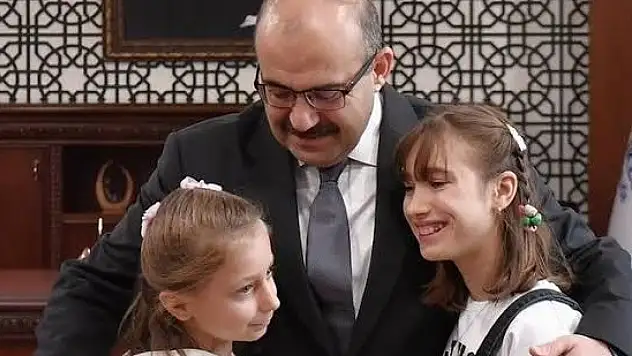 Vali USTAOĞLU :'Babalar, hiçbir fedakârlıktan kaçınmayan en değerli varlığımızdır'