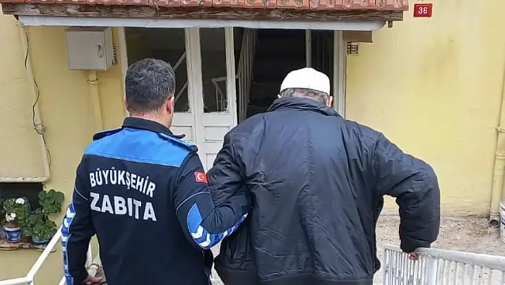 Büyükşehir Belediyesi, zorlu hava koşullarında da kimseyi yalnız bırakmıyor