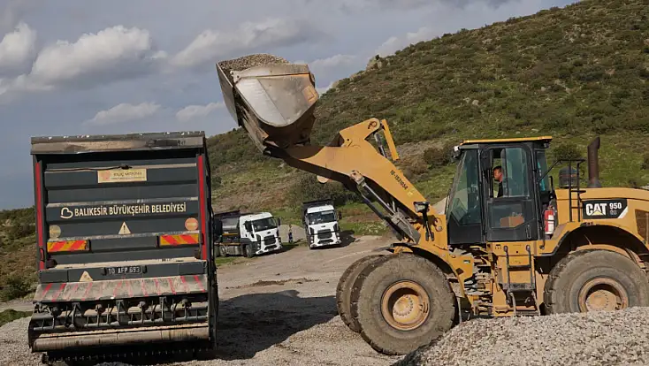 Büyükşehir ile yollar mevsim şartlarına hazırlanıyor