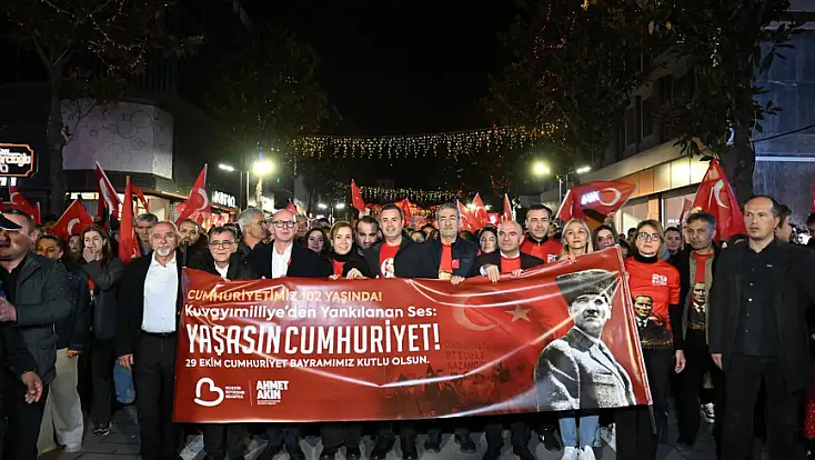 Kuvayımilliye’nin şehrinde Cumhuriyet coşkusu   Akın, “Cumhuriyet kimsesizlerin kimsesidir”