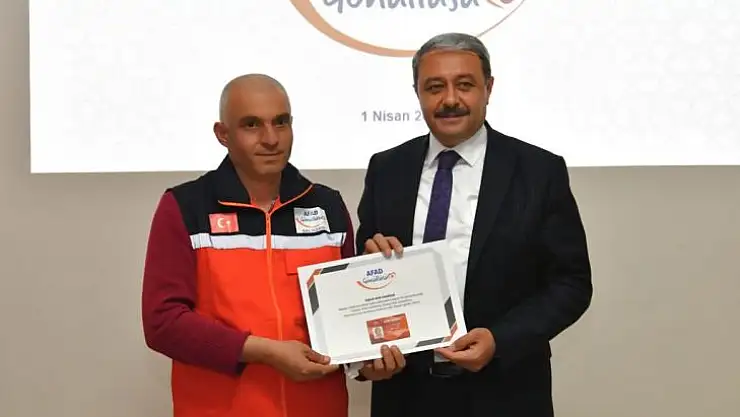 AFAD Gönüllü Ordusunun Neferlerine Kimlik Kartları ve Belgeleri Verildi