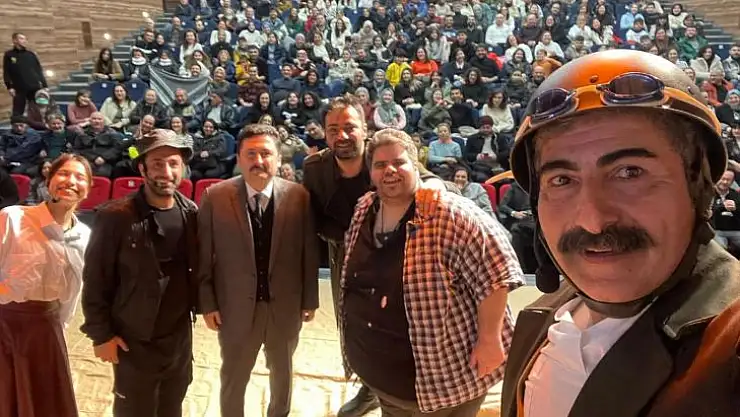 ALTIEYLÜL'DE ANLAMLI OYUN
