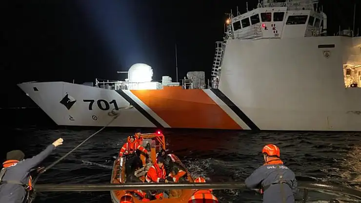 Ayvalık'ta 53 Göçmen Yakalandı