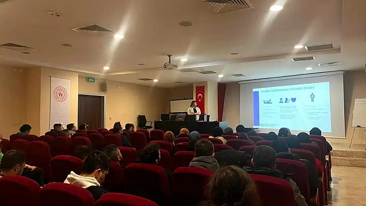 Bağımlılıkla Mücadelede Farkındalık Oluşturmak İçin Eğitim Programları Düzenleniyor