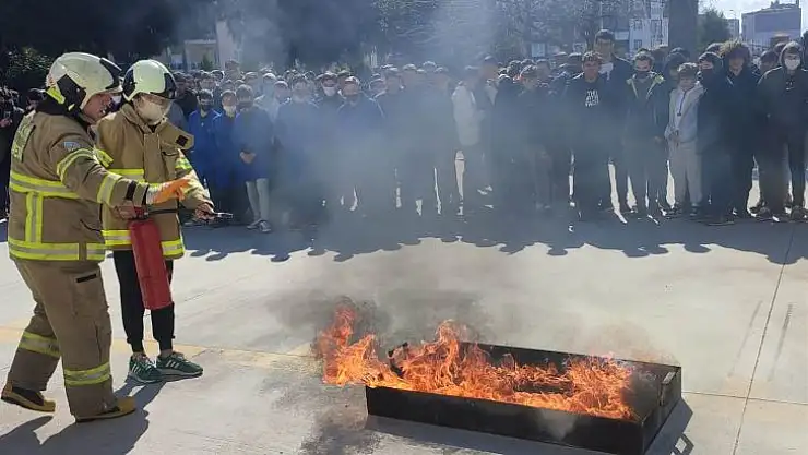Balıkesir Büyükşehir İtfaiyesi'nden Okullarda Tatbikat