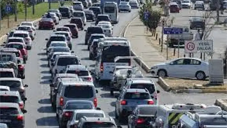 Balıkesir'de trafiğe kayıtlı taşıt sayısı 628 bin 741 oldu.