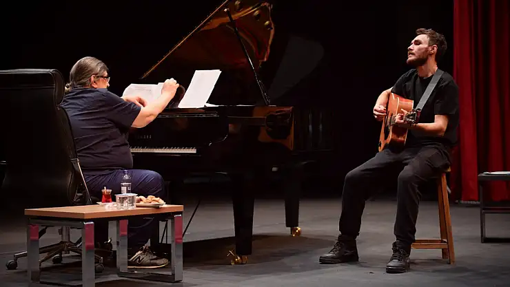 Balıkesir Şehir Tiyatrosu için oyuncu adayları sahnede ter döktü