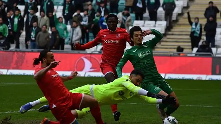 Balıkesirspor galibiyeti koruyamadı