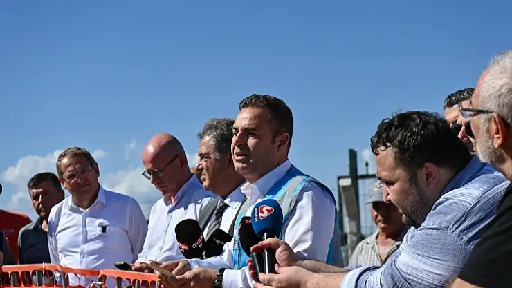 Başkan Akın Körfez'in kronikleşen altyapı sorununu yerinde anlattı: 'TÜM BU SORUNLARI BİZ TEKER TEKER ÇÖZECEĞİZ