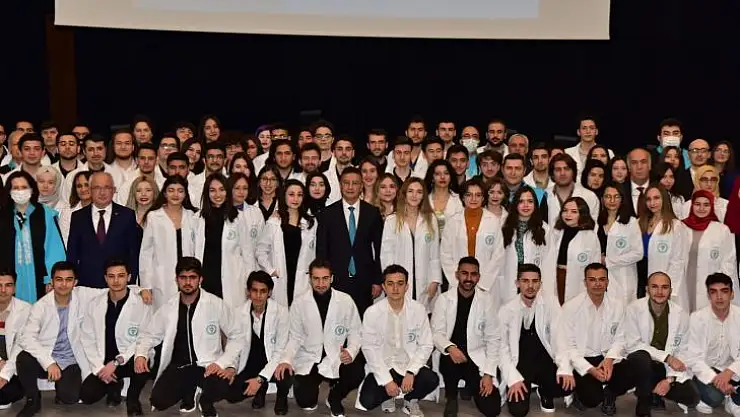 BAÜN'de, Geleceğin Hekimleri Beyaz Önlük Giydi