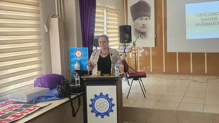 BURHANİYE BELEDİYESİ'NDEN BAĞIMLILIKLA MÜCADELE SEMİNERİ