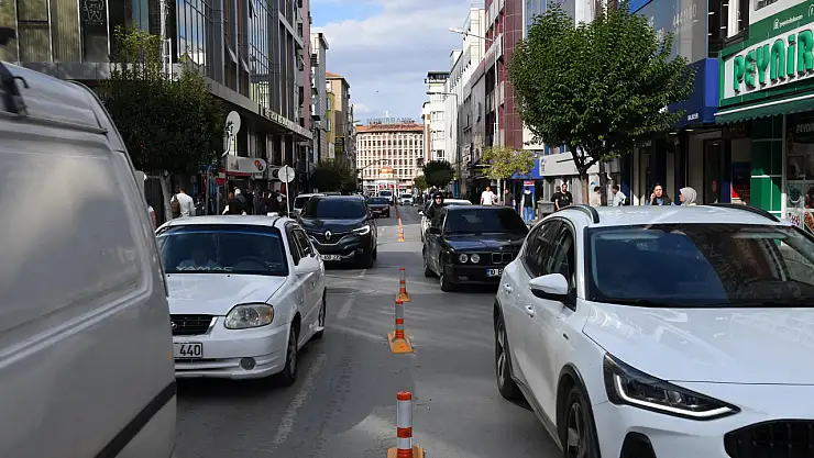 Büyükşehir'den çift sıra park sorununa çözüm