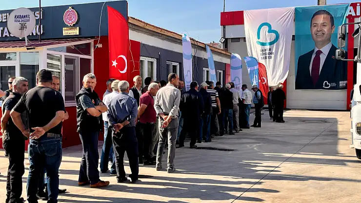 Büyükşehir'den Manyaslı üreticilere süt otu tohumu desteği