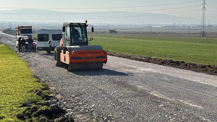 Büyükşehir, Gönen'de ulaşımı daha güvenli hale getiriyor