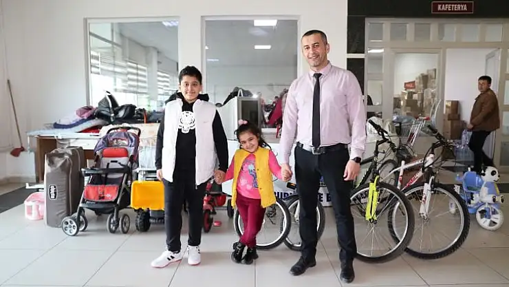 Çocuklar Depremzede Arkadaşlarını Unutmadı