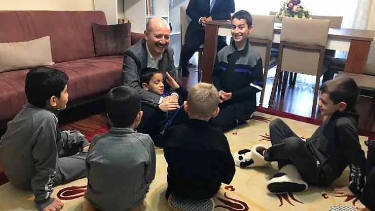 Çocuklara, Yeni Yıl Hediyeleri Milletvekili Çelik'ten