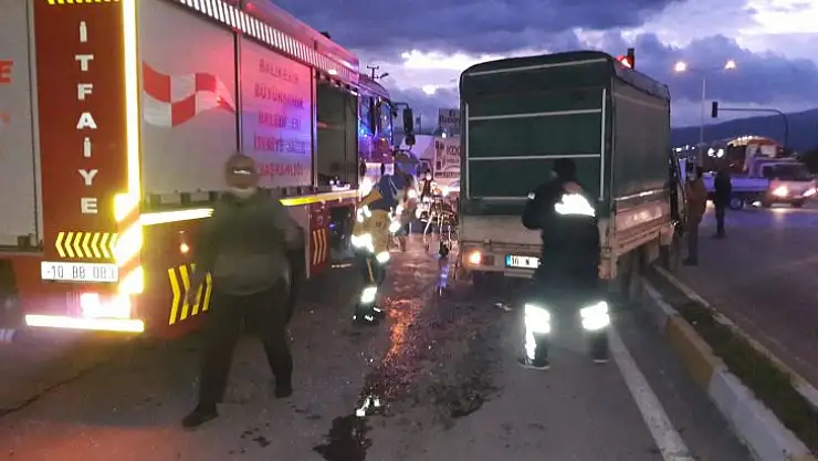 Edremit'te Kamyonetler Çarpıştı: 1 Yaralı
