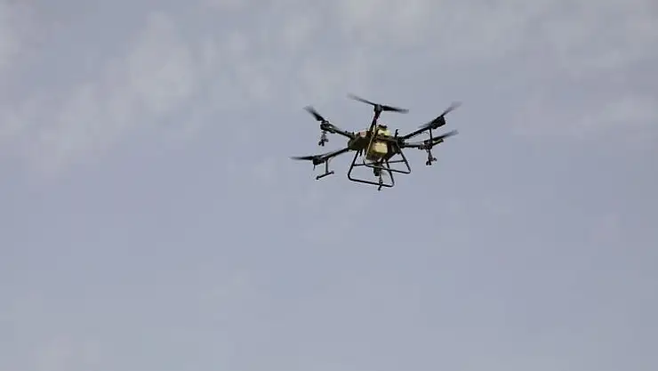 Edremit'te Sinekle Mücadele Çalışmaları Drone İle Destekleniyor