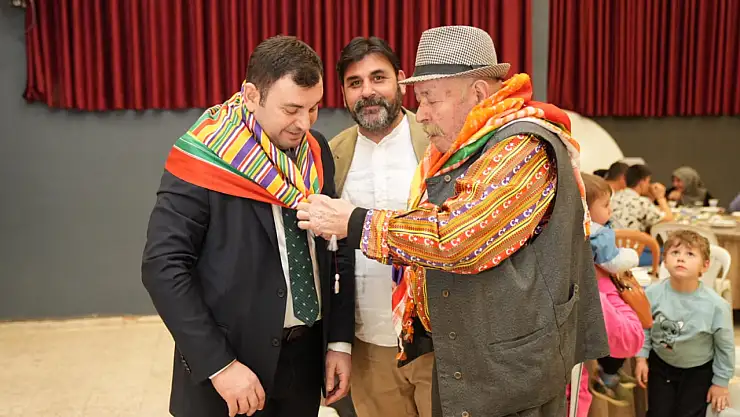 HASAN ÇETİN'E SINDIRGI'DA YOĞUN İLGİ