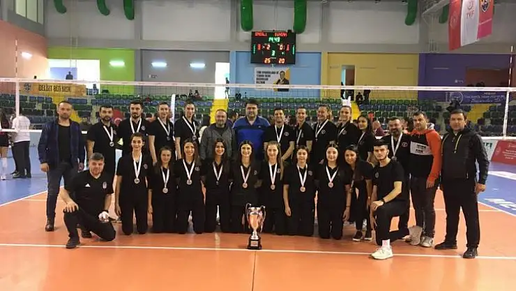 Havran Belediyesi Fatih Spor Kulübü Kadın Voleybol Takımı 1. Lige Yükseldi