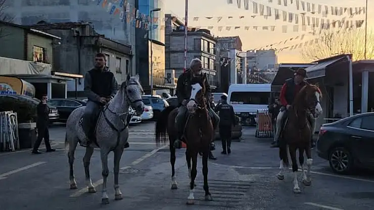 İspanya'dan at sırtında hacca gidiyorlar İstanbul'da iftar açtılar