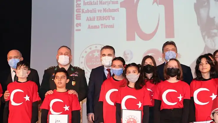 İstiklal Marşı'nın Kabulü ve Mehmet Akif Ersoy'u Anma Günü Edremit'te Kutlandı