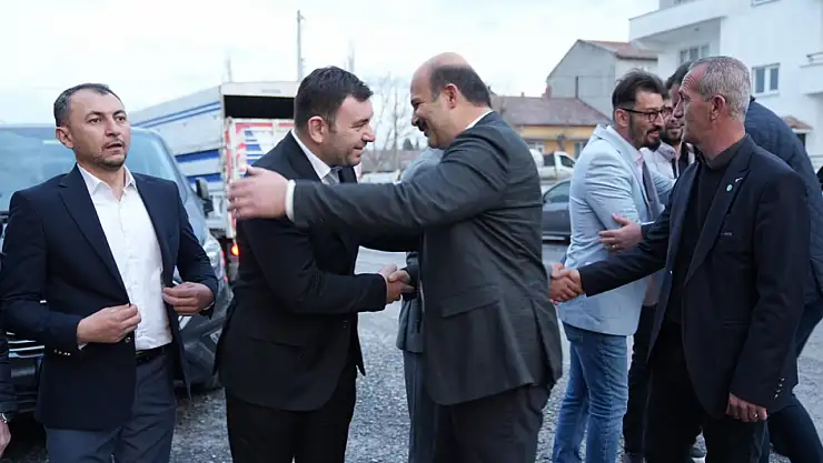 İVRİNDİ DE HASAN ÇETİN'İ KUCAKLADI