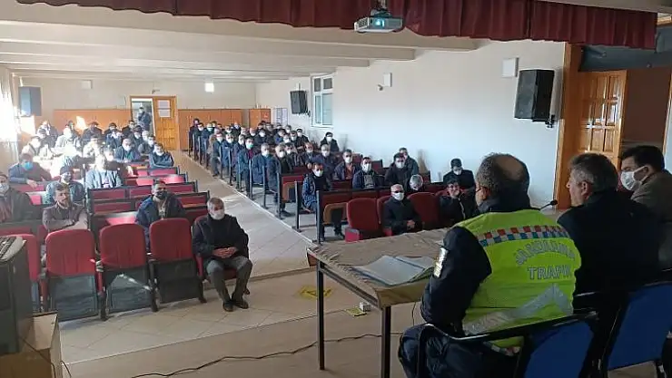 Jandarma 'Okul Servis Araçlarının Kullanımı ve Trafik Kuralları' eğitimi verdi