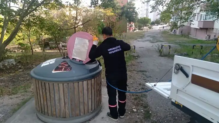 KARESİ'DE İLAÇLAMA 7/24 SÜRÜYOR